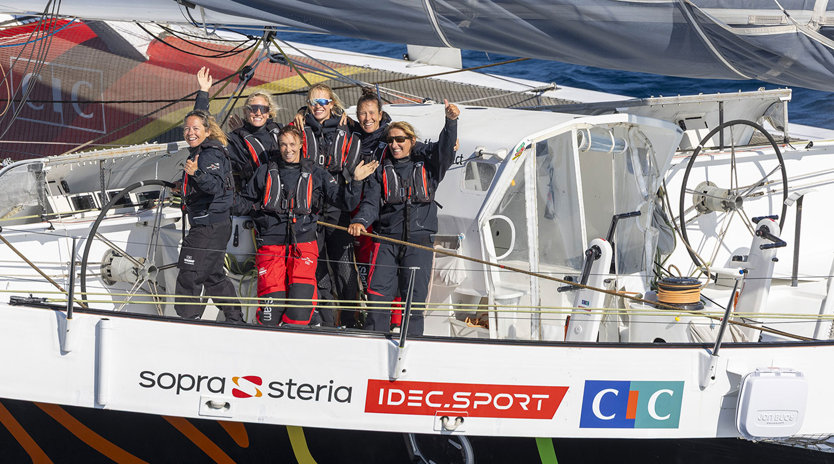 Une rencontre inspirante, où l’audace, la persévérance et l’esprit d’équipe, qui guident la voile au plus haut niveau, trouvent un écho   direct avec nos valeurs au sein du GROUPE IDEC.